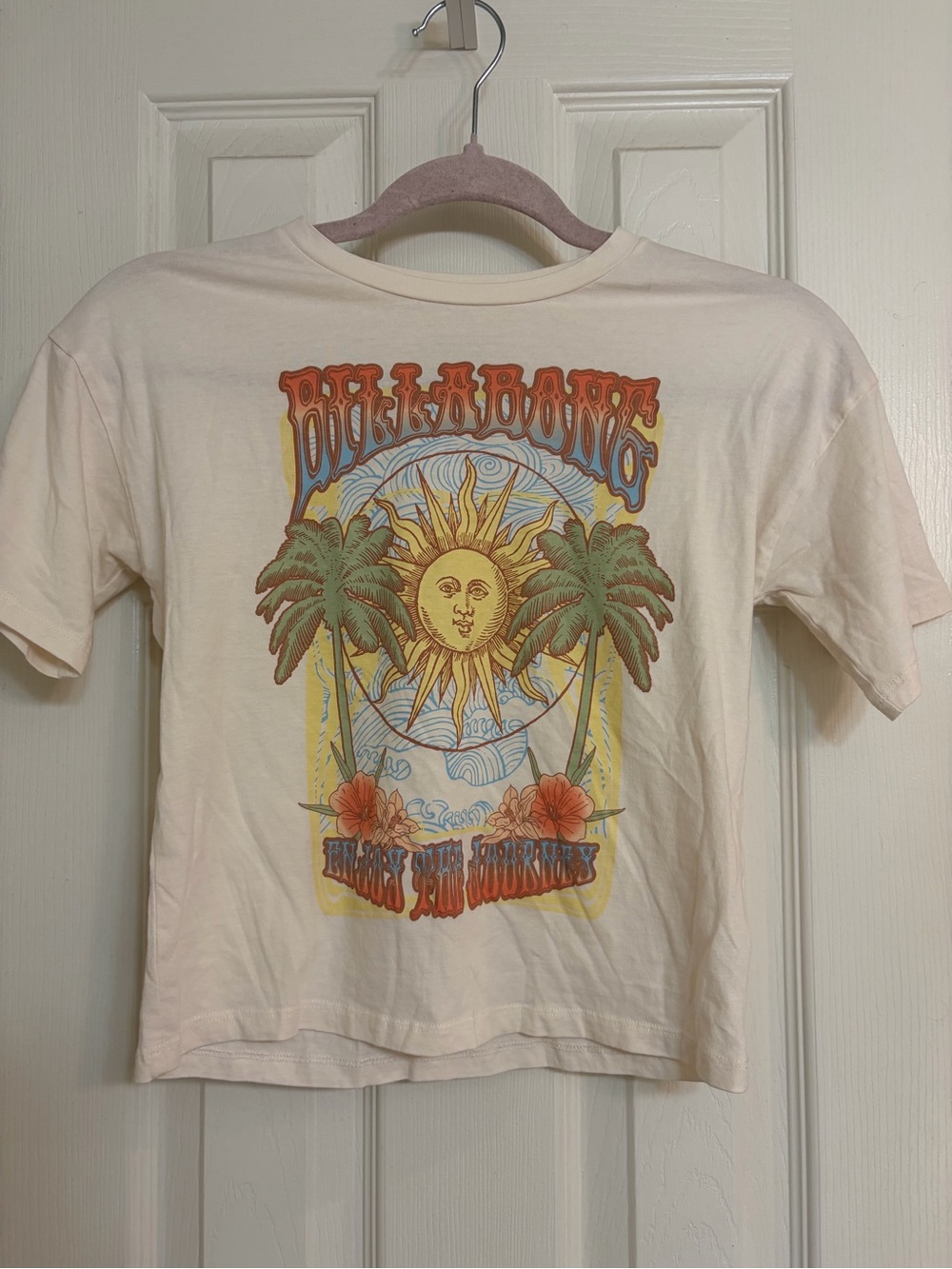Billabong Enjoy the Journey Cream Tee with Sun, Palms & Floral Graphic Size XS